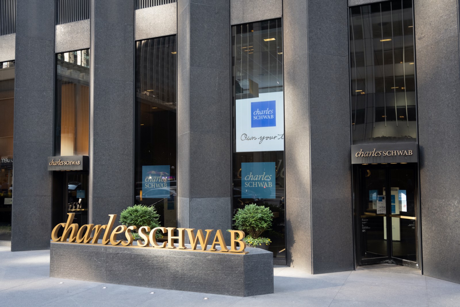 Clinton Marrs Article on Schwab / Morgan Stanley Dispute (2014)